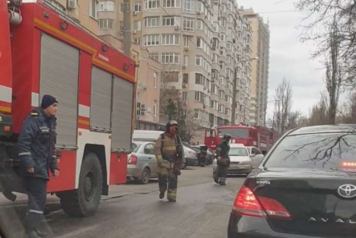Через пожежу в Одесі з гуртожитку евакуювали десятки людей