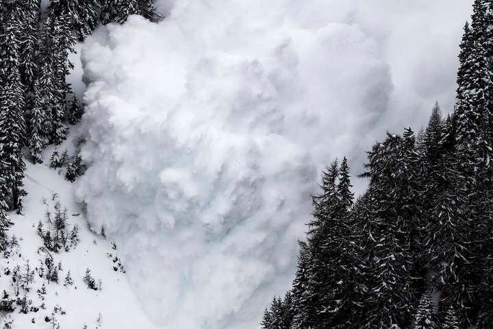 Рятувальники попереджають: в горах розпочався сніголавинний сезон