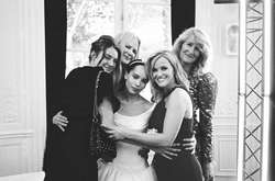 Зои Кравиц поделилась трогательными фото со свадьбы