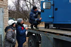 Кілька населених пунктів на Донеччині залишились без електропостачання мінімум на добу