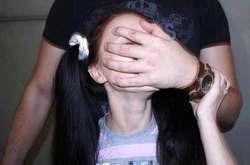 На Чернігівщині батько два роки ґвалтував дочку