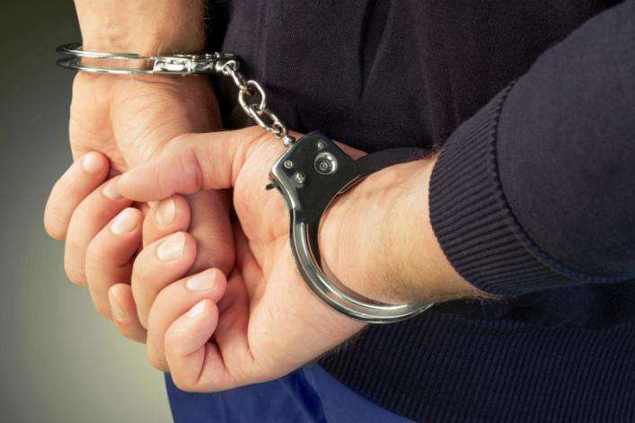 На пошті у Вінниці затримали чоловіка, який перебував у розшуку столичної поліції