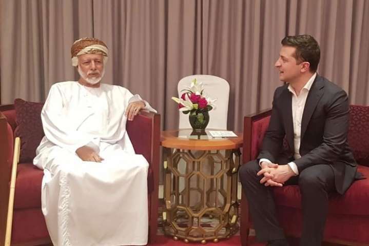 Зеленский вопреки протоколу встретился в Омане с министром, который поддержал Иран