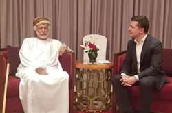 Зеленский вопреки протоколу встретился в Омане с министром, который поддержал Иран