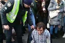 В Киеве избили активиста за вопрос «Чей Крым?»