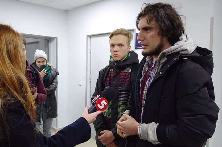 Київська поліція відпустила активістів, затриманих на фан-зустрічі з блогеркою із Росії