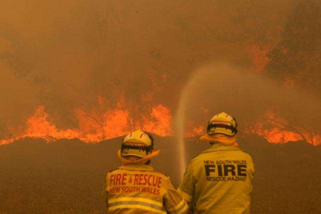 Пожежі в Австралії: Україна готова направити на допомогу 200 рятувальників