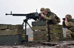 За добу на Донбасі поранені двоє українських військових