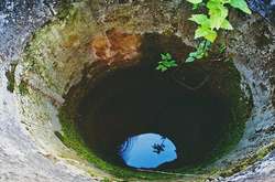 В Одесі господар під час сварки викинув гостя у криницю