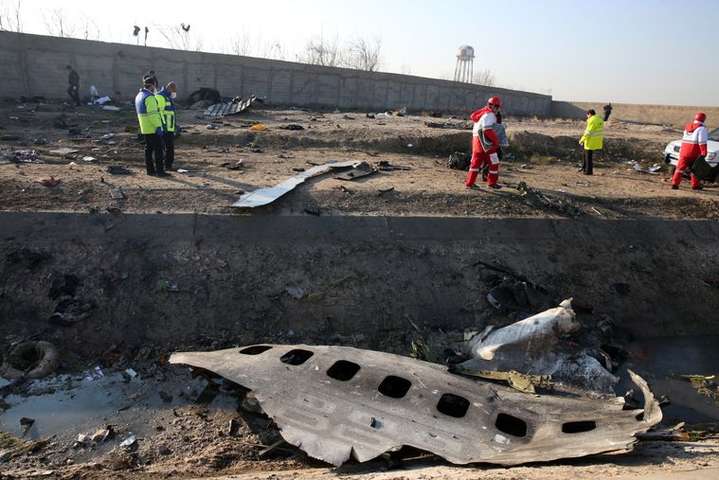 В Ірані розбився літак МАУ зі 180 пасажирами на борту, - ЗМІ