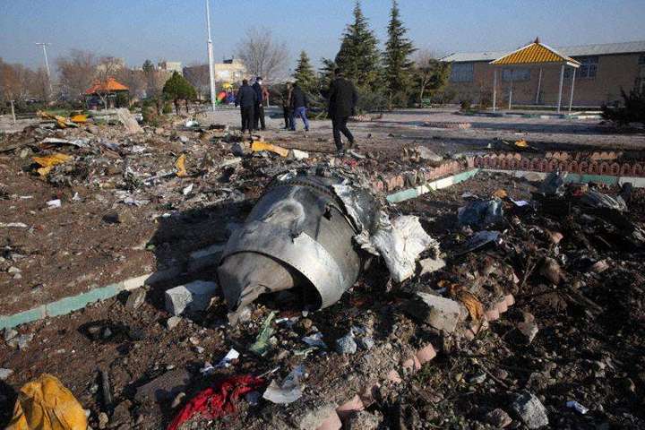 Авіакатастрофа літака МАУ: фото з місця трагедії