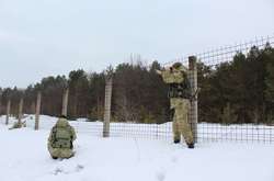 Прикордонники несуть службу по зовнішньому периметру зони відчуження