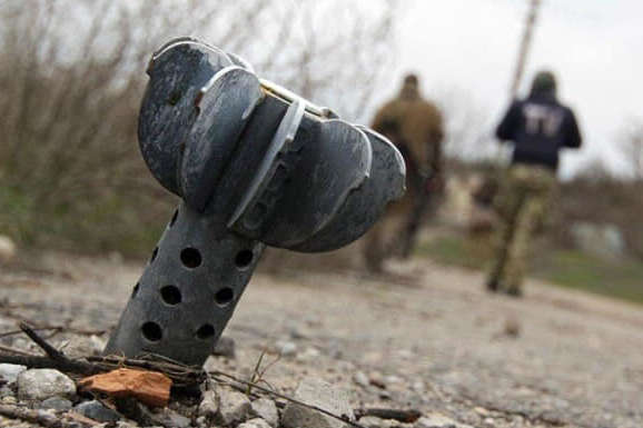 Окупанти випустили понад 40 мін під Хутором Вільний, поранені двоє бійців 