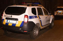 У відділенні Ощадбанку в Києві прогримів вибух (відео)