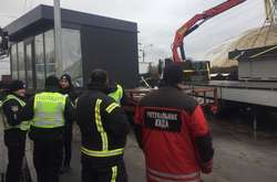 У Києві демонтували ще дві нелегальні автозаправки (фото)