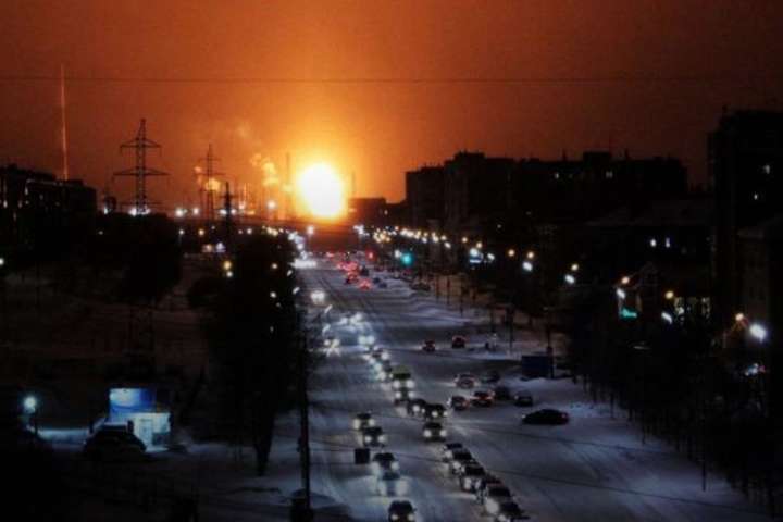 У Росії спалахнула масштабна пожежа на нафтопереробному заводі