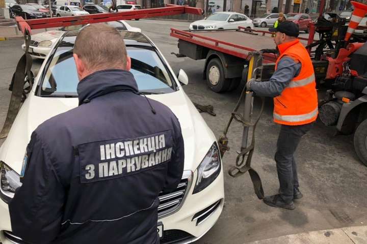 За пів року порушникам правил паркування у Києві виписано штрафів на 2,5 млн грн