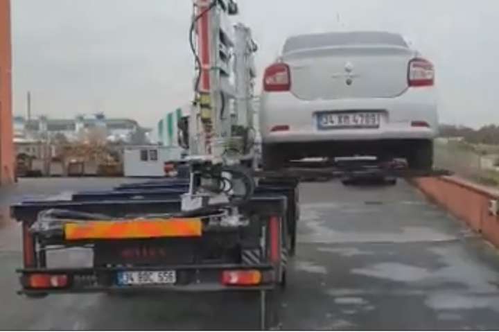 У Києві з’явилися евакуатори, які забиратимуть автівки за хвилину (відео)