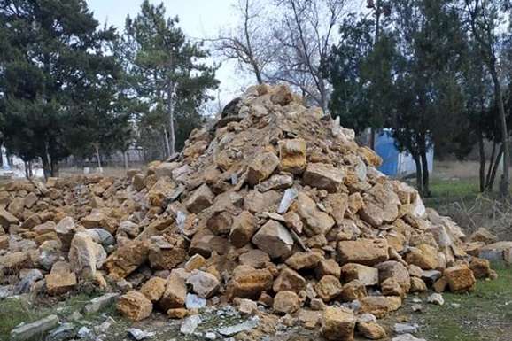 В окупованому Криму невідомі зруйнували пам'ятник вождю більшовиків Леніну