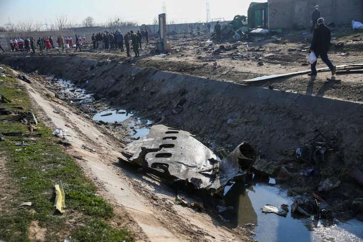 Авіакатастрофа в Ірані: Фото залишків українського літака з пробоїнами від ракети оприлюднили у мережі