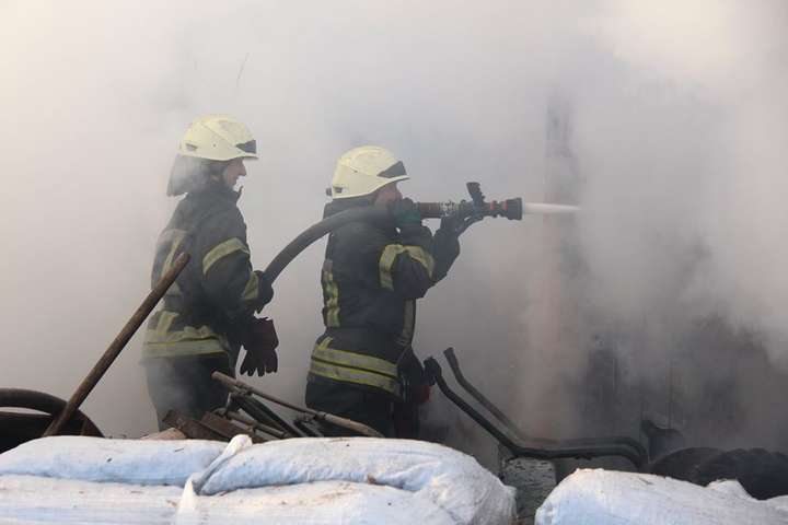 Пожежі та аварії: минулого тижня у столичних рятувальників вистачало роботи