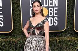  37-летняя Энн Хэтэуэй совершила впервые появилась на красной дорожке после рождения второго ребенка 
  