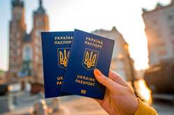 Українці повинні будуть платити 7 євро раз у три роки за дозвіл в'їзду в ЄС із 2021 року