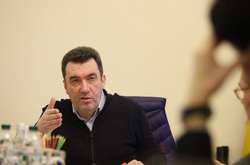 Данілов зізнався, що українська влада наказала посольству в Ірані заявити про поламку літака МАУ 