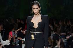  18-летняя Кайя Гербер насыщенно провела выходные 
  