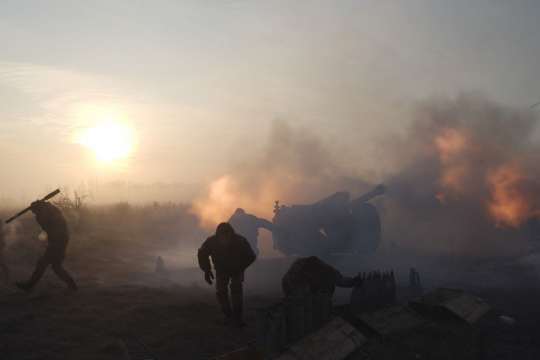 Обстріли не вщухають: окупанти вісім разів відкривали вогонь, поранено двох українських бійців 