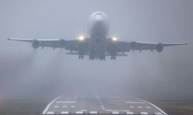 Через густий туман в Одесі не зміг сісти літак з Шарм-ель-Шейха
