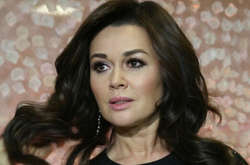 ЗМІ повідомили про важку хворобу і госпіталізацію Анастасії Заворотнюк на початку осені 2019 року