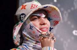  Билли станет самым молодым автором коронного трека для «бондианы» 
  