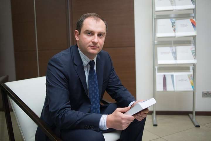 СБУ проводить обшуки у керівника податкової Верланова