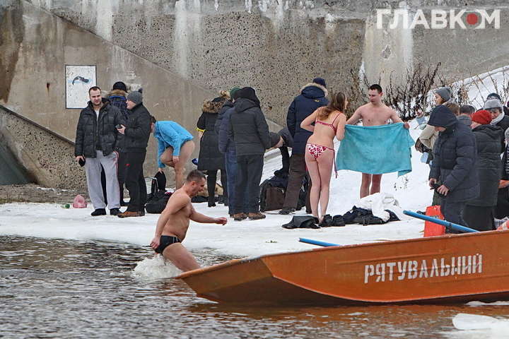 У Києві облаштовано 16 локацій для купання на Водохреща (список)