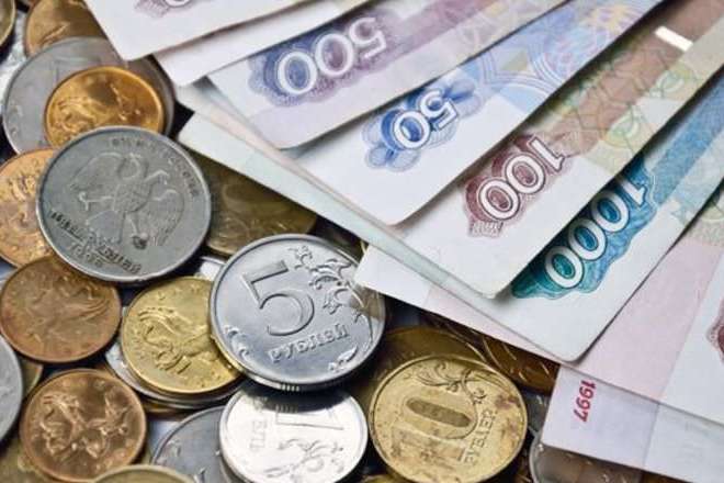 В России резко обвалился рубль на фоне отставки правительства