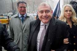 Лев Парнас і його дружина Світлана прибули у федеральний суд Манхеттена, Нью-Йорк, 2 грудня 2019 року