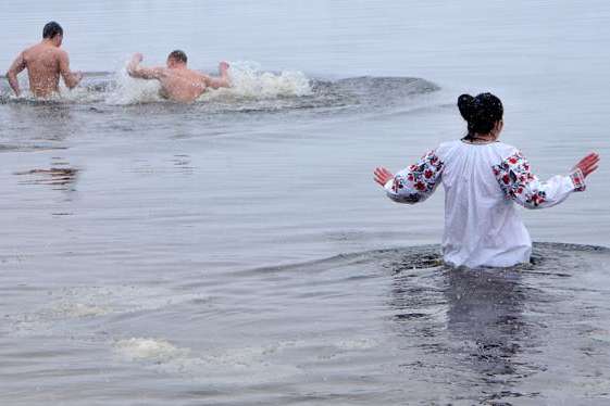 В УПЦ розповіли, чи допомагає купання на Водохреща змити гріхи
