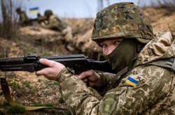 Доба на Донбасі: внаслідок ворожих обстрілів загинув ще один військовий