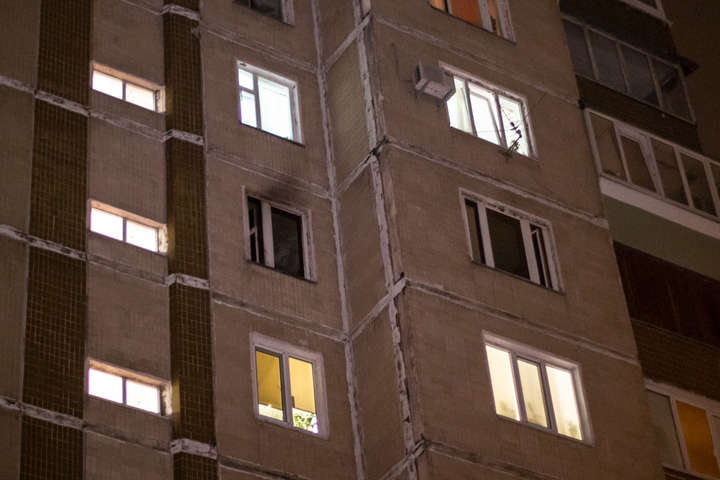 Під час пожежі в будинку в Києві загинув чоловік (фото)