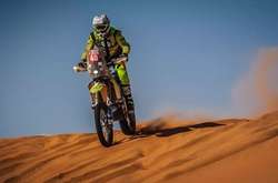 Нідерландський мотогонщик перебуває в критичному стані після падіння на Дакарі