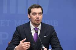  Олексій Гончарук підкреслив, що його заява про відставку оформлена згідно з Конституцією на ім'я голови Верховної Ради, і у президента є можливість перенаправити її у Раду в будь-який час 