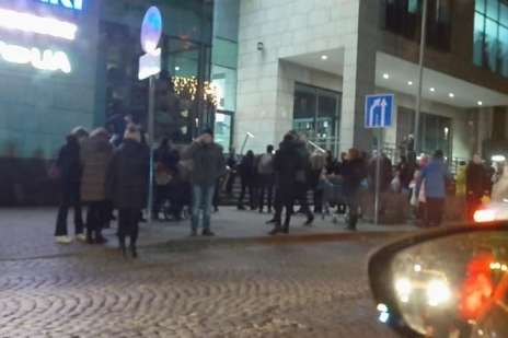 У Львові загорівся популярний торговий центр, людей евакуювали (відео)