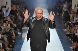 Жан-Поль Готье покидает фэшн-индустрию: звезды в его нарядах