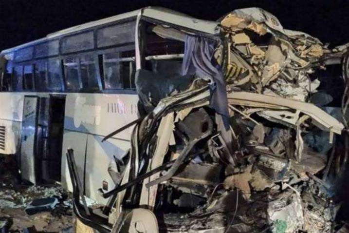﻿В Алжирі зіткнулося два автобуси: загинуло 12 осіб