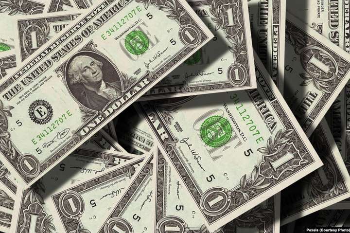 Скільки заробляють американські чиновники і як їх карають за прогули: десять фактів про держслужбу США