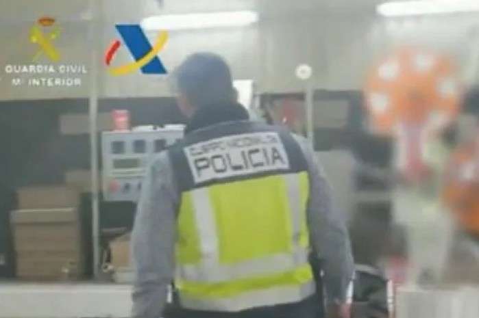 В Іспанії викрили підпільну тютюнову фабрику: серед затриманих є українці