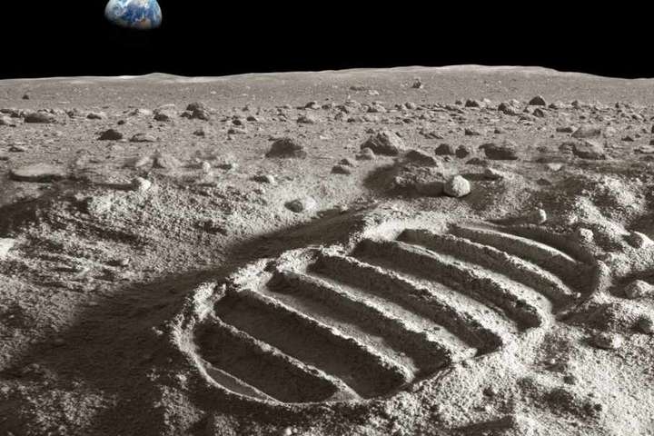 Науковці навчилися видобувати кисень з місячного пилу
