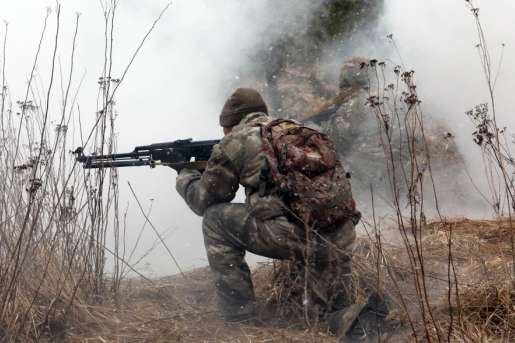 Бойовики обстріляли українських військових під Красногорівкою
