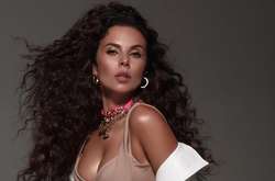 Настя Каменских восхитила сеть мокрым телом в сексуальном бикини